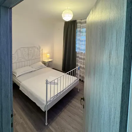 Solar D3, Private Parking, One Bedroom *