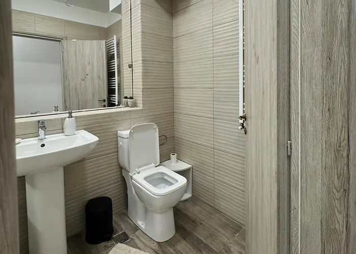 Solar D3, Private Parking, One Bedroom *